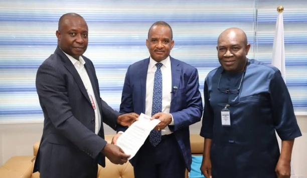 NIMASA’s Director General Dr. Bashir Jamoh gets awarded as the winner of the Vanguard Public Sector Icon 2021