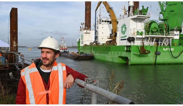 Port of Rotterdam Authority announces additional tugboats for large sea-going vessels in the Scheur, as crane vessel - Neptune passes through